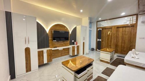 Alishba Hotel And Restaurant in Murshidabad