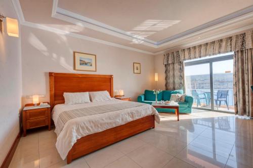 Paradise Bay Resort Hotel