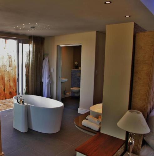 Ducha, The Wild Mushroom Country House in Stellenbosch
