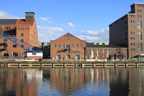 City Apartment 3 #Netflix &Wlan &Kaffee Maschine & Zentral & 500m Innenhafen & 2 min U Bahn in Duisburg