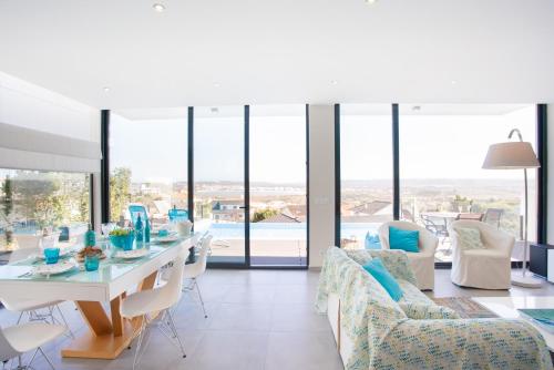 共用Lounge/電視區, Villa Sao Martinho (AL) in 沙利度波爾圖
