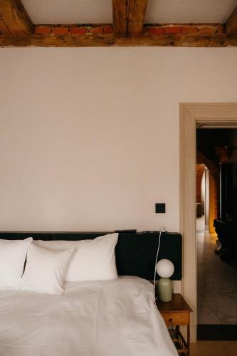 2 twin beds