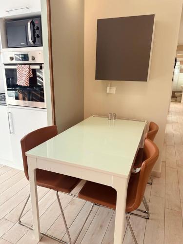 24h security family friendly remodeled cozy space - image 8