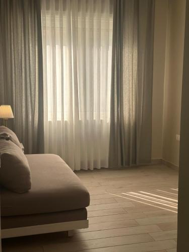 24h security family friendly remodeled cozy space - image 11