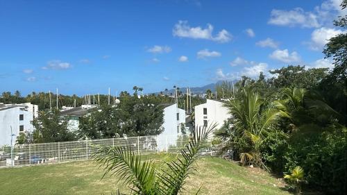 Окрестности, L'Aparté des hibiscus (L'Aparte des hibiscus) in Ле Труа-Иле