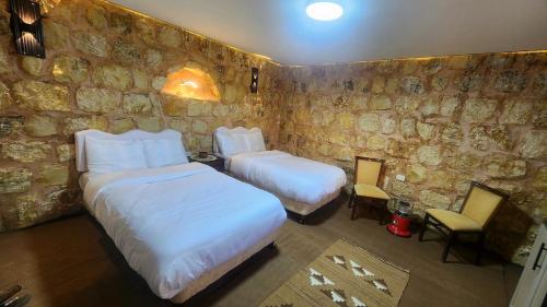 Petra Gateway Guest Room - image 3