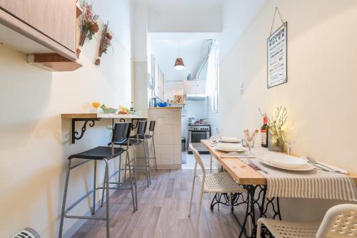 Stylish 1BR Retreat in Central Athens - image 13