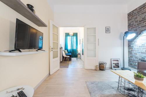 Stylish 1BR Retreat in Central Athens - main image