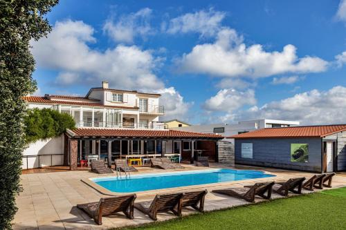 FreeSurfCamp & Hostel - Nazare