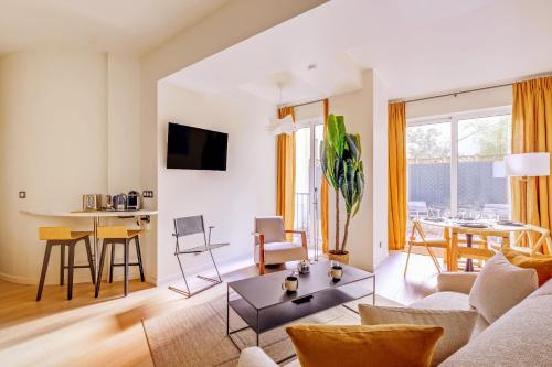 Modern apartment - 1BR - 4P terrace - Invalides