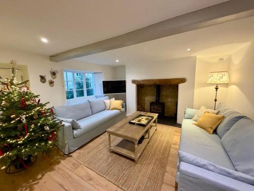 Stunning, Cosy Cotswolds House & Beautiful Garden gîte à louer Barnsley