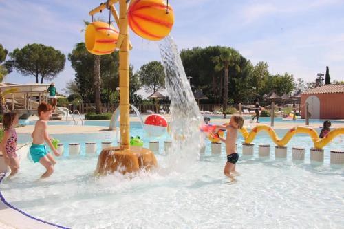 Facilities, ZEcamping 4 familial - Bulle de verdure - Parc Aqua - MH Climatise in Bessan