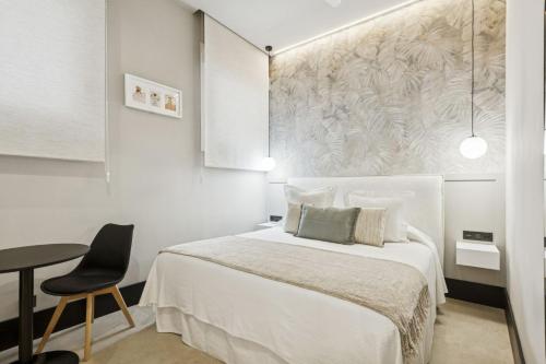 Elegant 2BR Apartment in Conde Duque - image 4