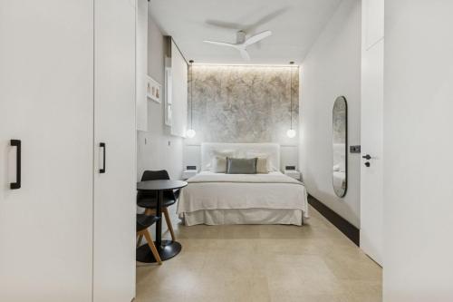 Elegant 2BR Apartment in Conde Duque - image 8