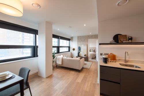 The Octagon by Your Perfect Stay Birmingham - Apart-Hotel Style - 24-Hour Reception & Gym near Jewellery Quarter