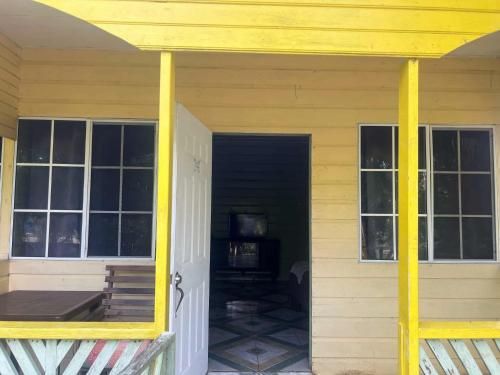 T&T - Tatty and Tony Guesthouse in Negril