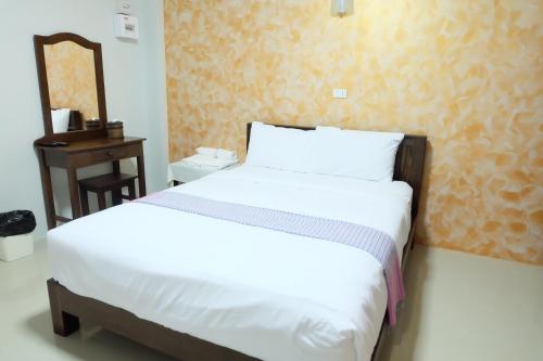 Benya Hotel in Nai Wiang