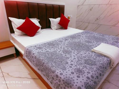 HOTEL JANTA INn in Vapi