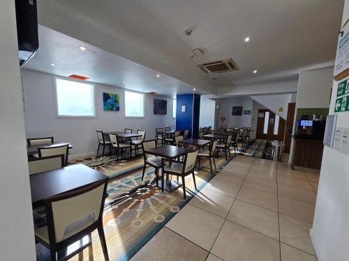 Restaurante, Holiday Inn Express Wakefield By IHG in Wakefield