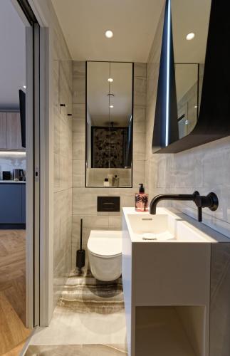 South Kensington Studios by DMONTRIO Room Type - Standard Studio
