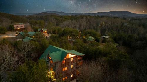 Cant Bear to Leave Luxury Cabin, Private Retreat in Sevierville, USA