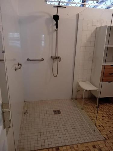 Appartement confortable avec jacuzzi à Le Gosier 70 m² - image 6
