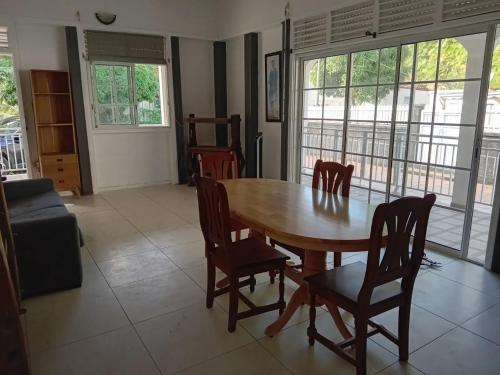 Appartement confortable avec jacuzzi à Le Gosier 70 m² - image 2