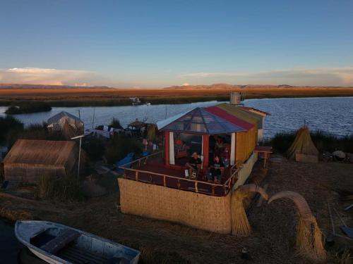TiticacaIntiLodge in Uros Islands