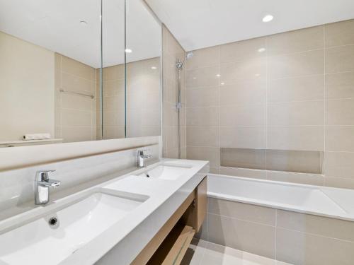 Enchanting 2BDR In Creek Harbour 19 - image 5