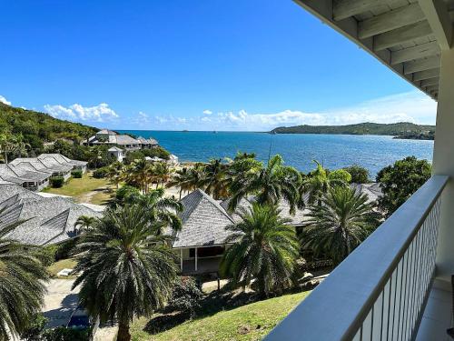 Stunning Seaview 1 Bedroom Villa Escape - Nonsuch Bay resort in Freetown