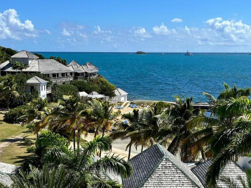 Stunning Seaview 1 Bedroom Villa Escape - Nonsuch Bay resort in Freetown