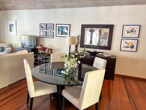 Stunning Seaview 1 Bedroom Villa Escape - Nonsuch Bay resort in Freetown
