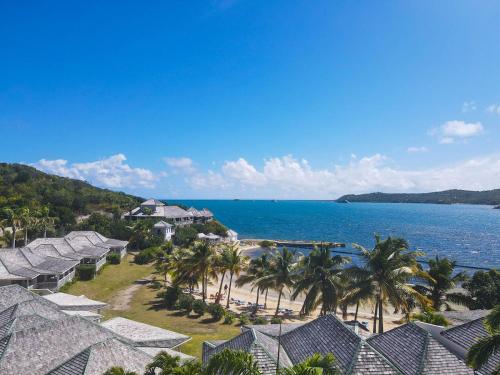 Stunning Seaview 1 Bedroom Villa Escape - Nonsuch Bay resort in Freetown