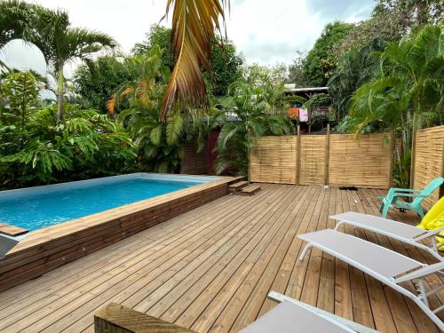 Úszómedence, Le MORNE Aux F0US Cabanes & Jardin Tropical in Deshaies