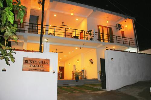 Bunty Villa Talalla – khách sạn tại Bãi trước biển Talalla