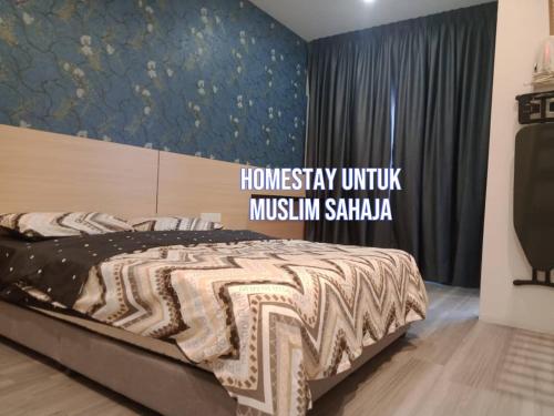 Muslim Homestay blue Adik Aisyah Apartment