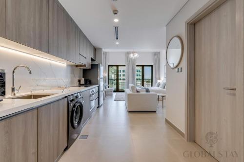 Kitchen, GlobalStay Modern Studio Apartment near Yas Island Waterworld Abu Dhabi in Yas Island