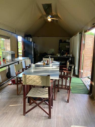 餐厅, Mongwe Safari Camp in 卡里巴