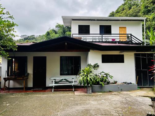 Exterior view, Casa Marisol in Quepos