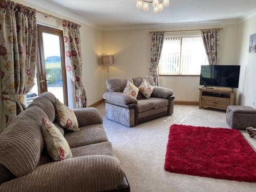 Viesnīcas āriene, Sunny Bank - Bungalow in Carmarthenshire with hot tub and extra accessibility, A firm family favouri in Llangynog (Carmarthenshire)