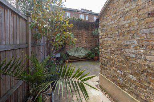 Beautiful & Cosy 2BD House - Southwark - image 22