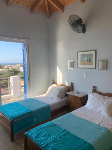 Lovely family villa with stunning sea views in Anogeia