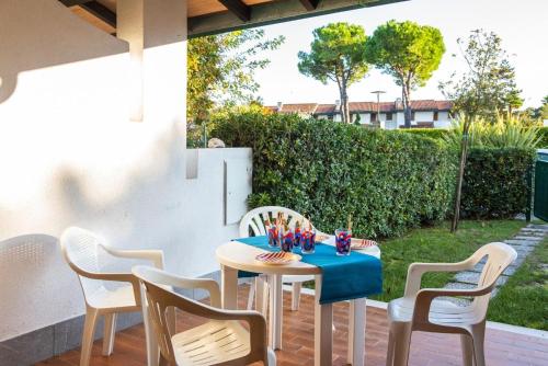 Charming townhouse with a shared pool and garden