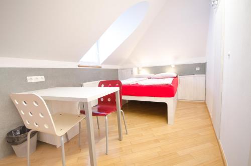 H2O Hostel Room Type - Triple Room with Shared Bathroom - Attic H2O Hostel Room Type - Triple Room with Shared Bathroom - Attic