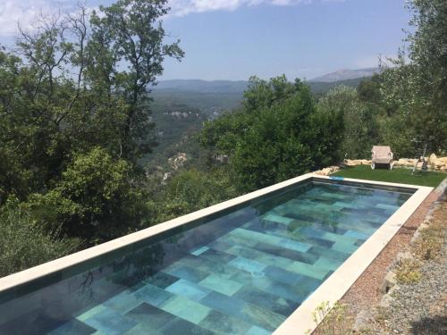 Maison avec vue imprenable et piscine privée