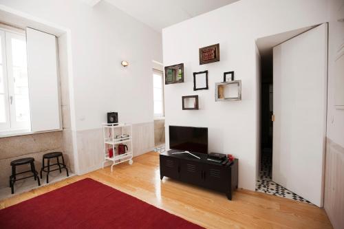 GET Lights and Books in Flat, Porto