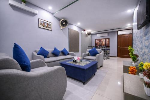 Private 2BD Apartment Opposite Dha Phase 8 - image 2