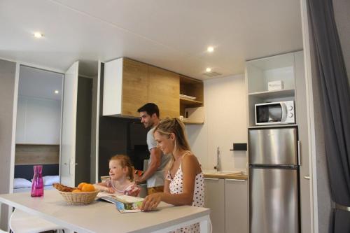 Facilities, ZEcamping 4 familial - Bulle de verdure - Parc Aqua - MH Climatise in Bessan