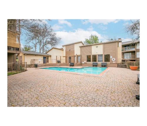 Zwembad, Elegant 2Bed & 2 Bath Comfort in Vickery Meadow