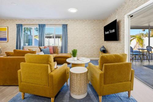 Play & Stay - Pool - Hot Tub - Movie Theater Room in Seminole (FL)